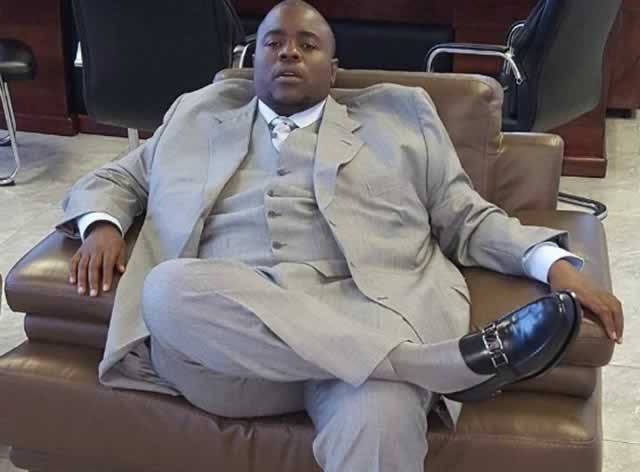 daddyhope's tweet photo. Zimbabwean businessman Wicknell Chivayo and his wife were killed today in a helicopter crash near Marondera, east of Harare. Nick Mangwana, the Chief Government spokesman confirmed that nobody survived the crash. https://t.co/kU6PgOFtnW