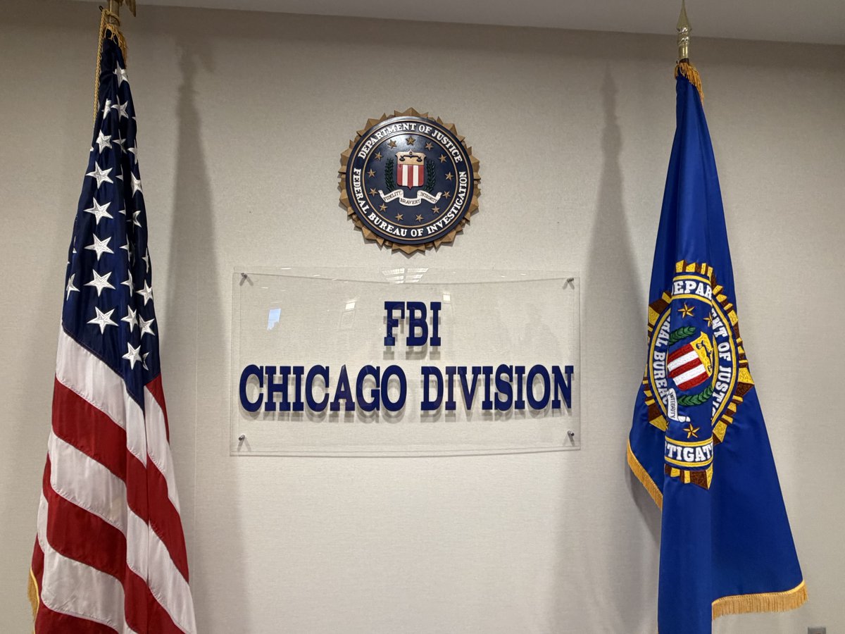 DuPageSheriff's tweet photo. Meeting with FBI Deputy Director at Chicago Field Office https://t.co/wJ1ZZTEsUT https://t.co/2rdyO4zgeM