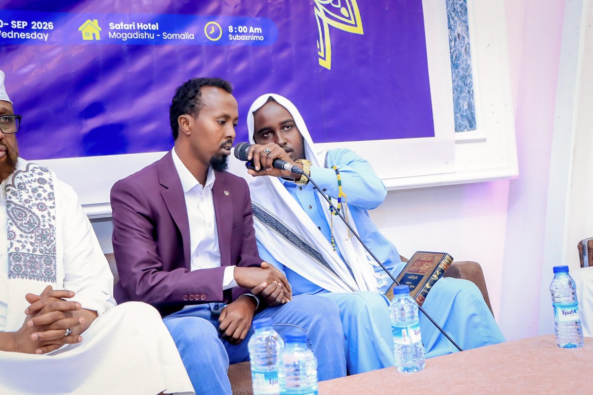 bmgshm's tweet photo. HANBALYO GUUR.
Waxan halkan ugu hanbalyaynahaya walalkay #Maxamed Cabdi Colow &amp; walashay #Kaaho Xuseen #ShiikhXasan oo meherka gurkoda uu ka dhacay #Mogadishu.
Waxan Alle ugu baryahaya inu siiyo awlad bari ah, xasiloni &amp; barwaqo.
Waxan u rajaynahaya gur barakaysan oo dagan. https://t.co/ZT4Bc8qnL8