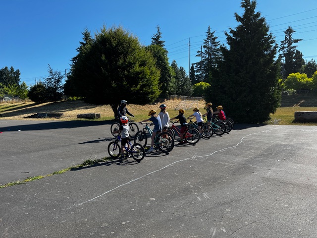 NWTrailAlliance's tweet photo. Six summer sessions. Two schools. Dozens of kids on bikes.

This summer, NWTA partnered with the SUN Program to bring bike skills, games, neighborhood rides, loaner bikes, and helmets to 3rd–5th graders at Beaumont and Mt. Tabor middle schools.

Read more: https://t.co/uIYVkXFR4T https://t.co/hIudqJNv80