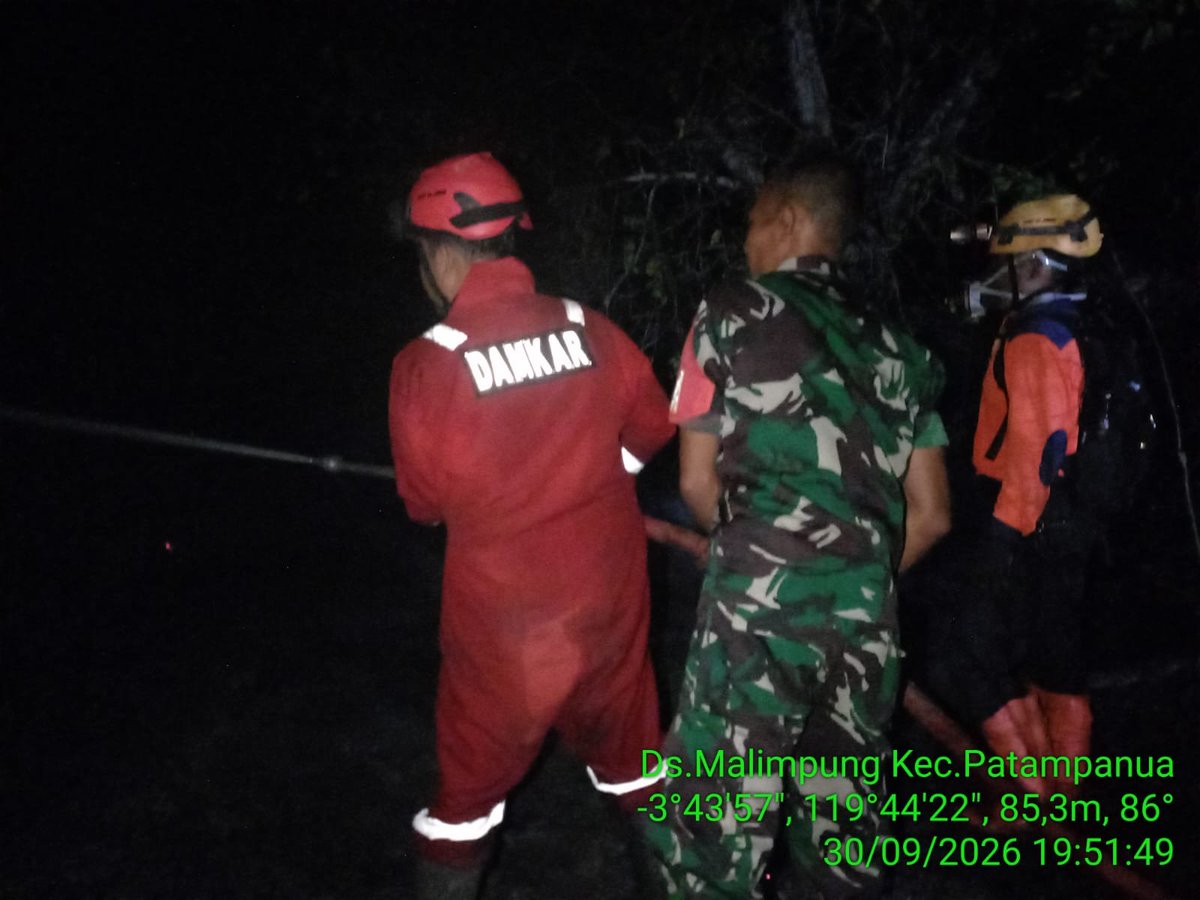 KODIM__1404_PRG's tweet photo. Semangat dan kepedulian Babinsa, petugas pemadam kebakaran (Damkar) bersama masyarakat berhasil memadamkan kebakaran lahan kosong seluas sekitar 2 hektare yang terjadi di Dusun Palita, Desa Malimpung, Kecamatan Patampanua, Kabupaten Pinrang, Rabu (30/09/2026). https://t.co/OjAYcJlsfY