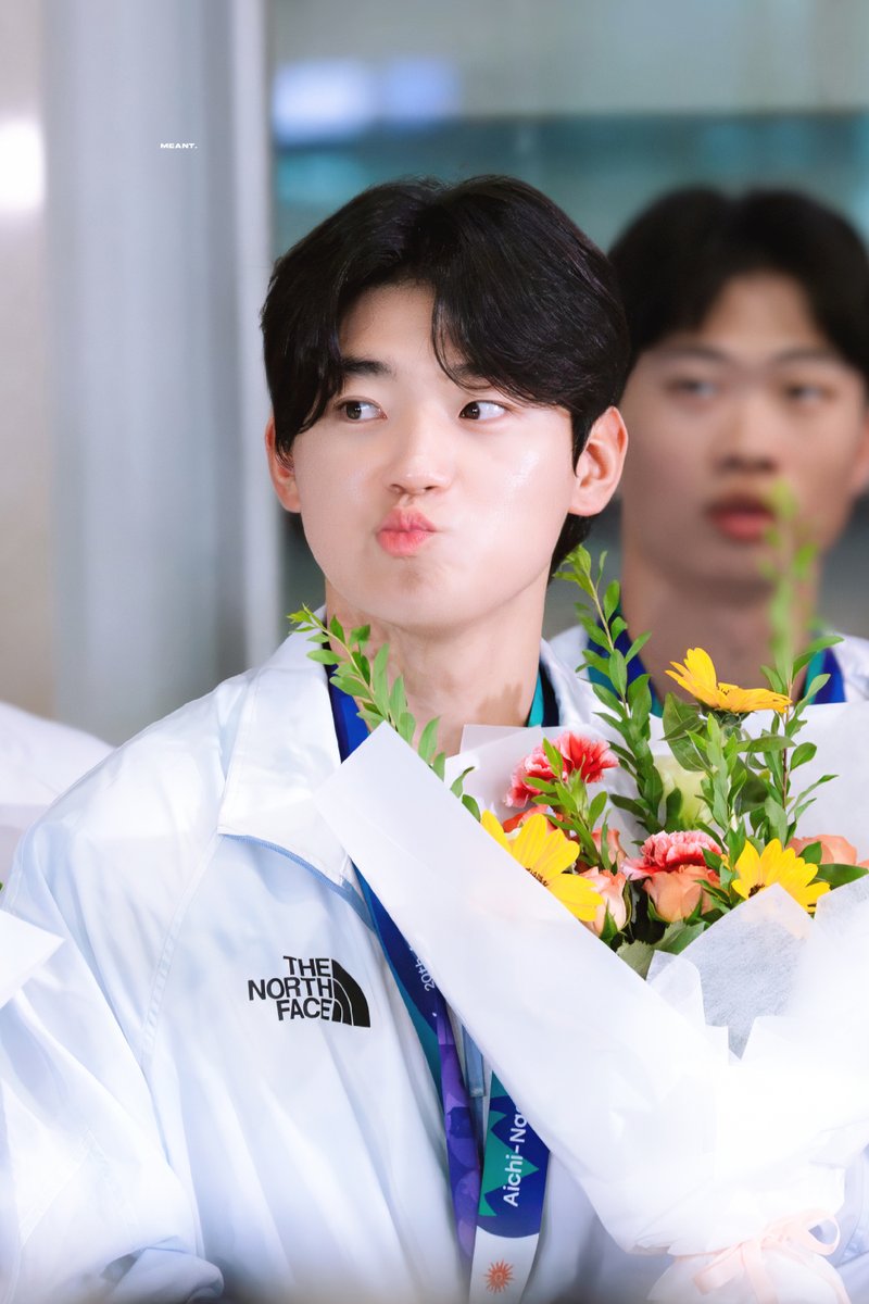 meant485's tweet photo. 🥇🫳🫳🫳🫳🫳🫳
#기아타이거즈 #김도영 https://t.co/s5rYiLKyJ0