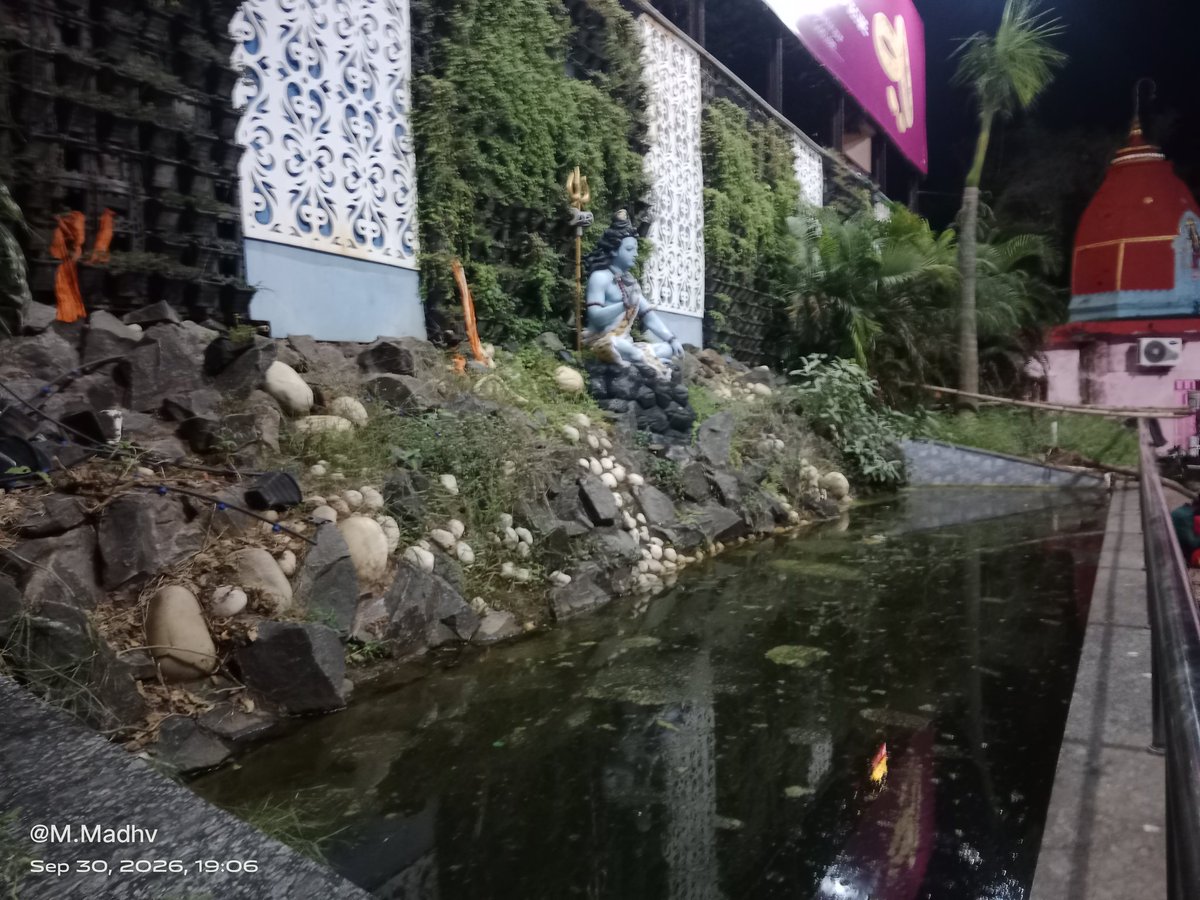 MMaadhw's tweet photo. The statue of Lord Bholenath situated opposite Jasidih Junction is being disrespected; despite repeated requests to railway officials, the area remains uncleaned. If the site cannot be cleaned, please remove the statue of Lord Bholenath from here immediately. @AshwiniVaishnaw https://t.co/GciOxiNwbr