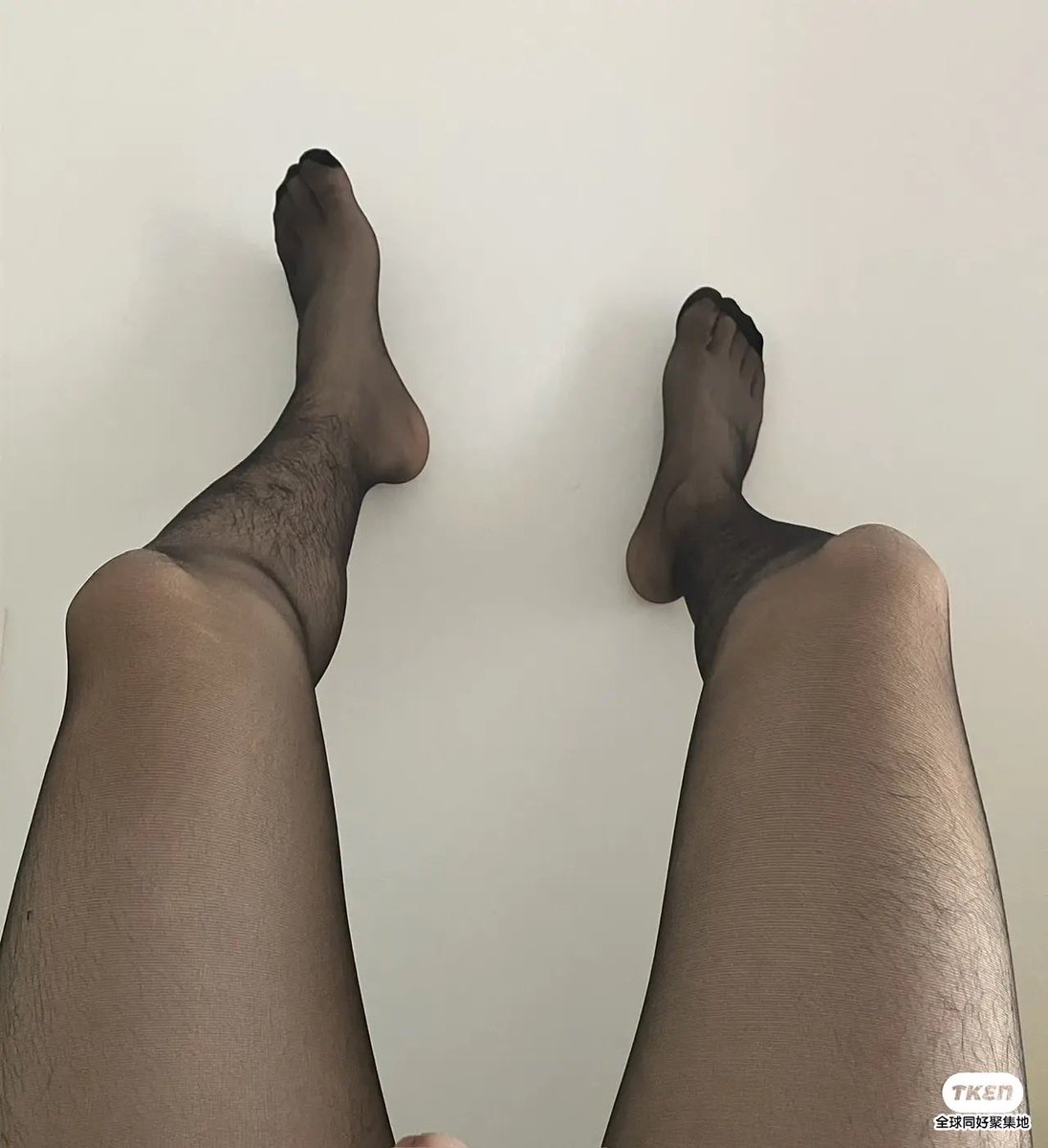 FHough39057's tweet photo. 也注册了tken～
#挠脚心 #反差 #足控 #tickle #直男 https://t.co/qLYLNLgNve