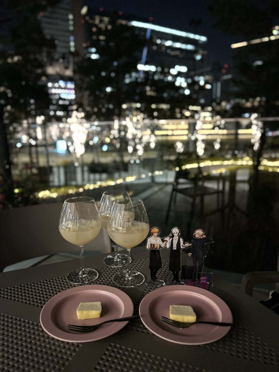 mukimukirenpi's tweet photo. 📍 LOHE COFFEE &amp; COFFEE COCKTAIL (梅田)

初夏に店内、真冬にテラスっていうキチガイ席選択した😅いつもわがままありがとう😭
店内もテラスも可愛すぎたから載せる♡ https://t.co/2CJuTySyAE