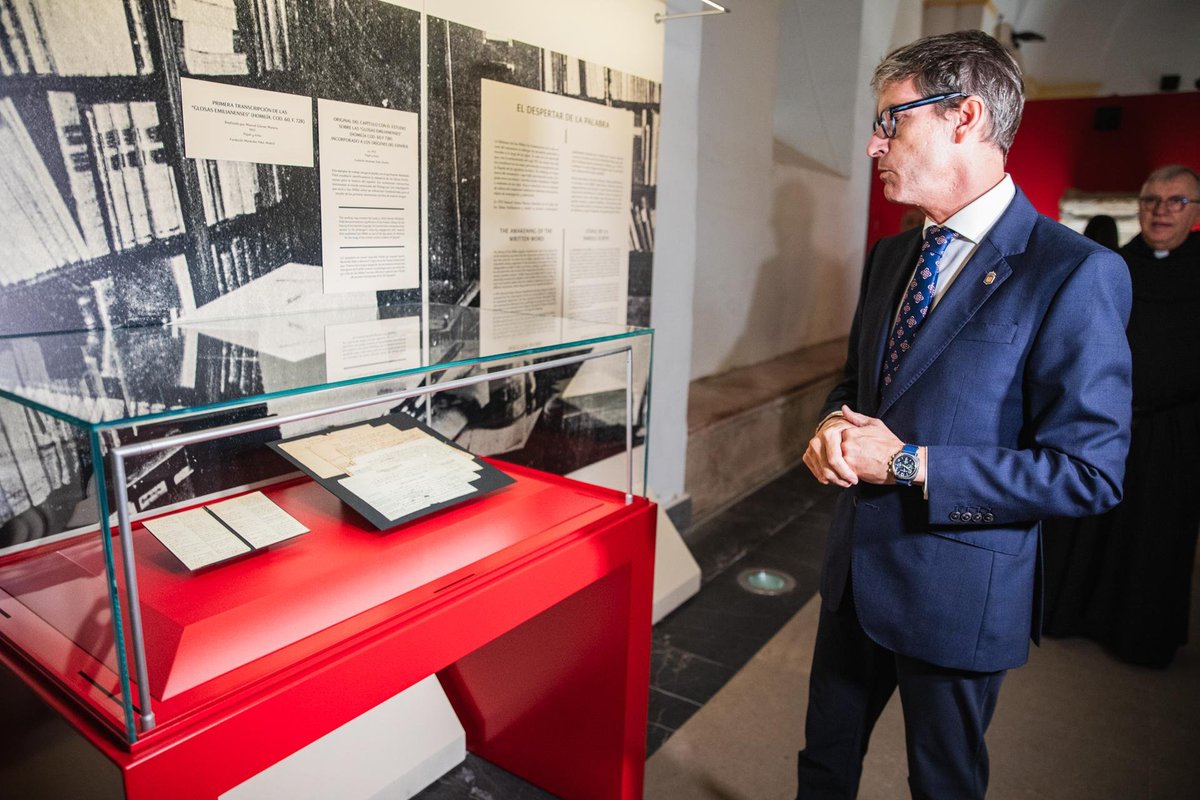 lariojaorg's tweet photo. 🏛️ El presidente @CapellanGonzalo inaugura ‘AutorIA. La Rioja, tierra del español’, la gran exposición que recorre la historia del español desde su origen en San Millán hasta la inteligencia artificial.

🖇️ https://t.co/UxbzDAe9Qj https://t.co/cc0JQreLRK