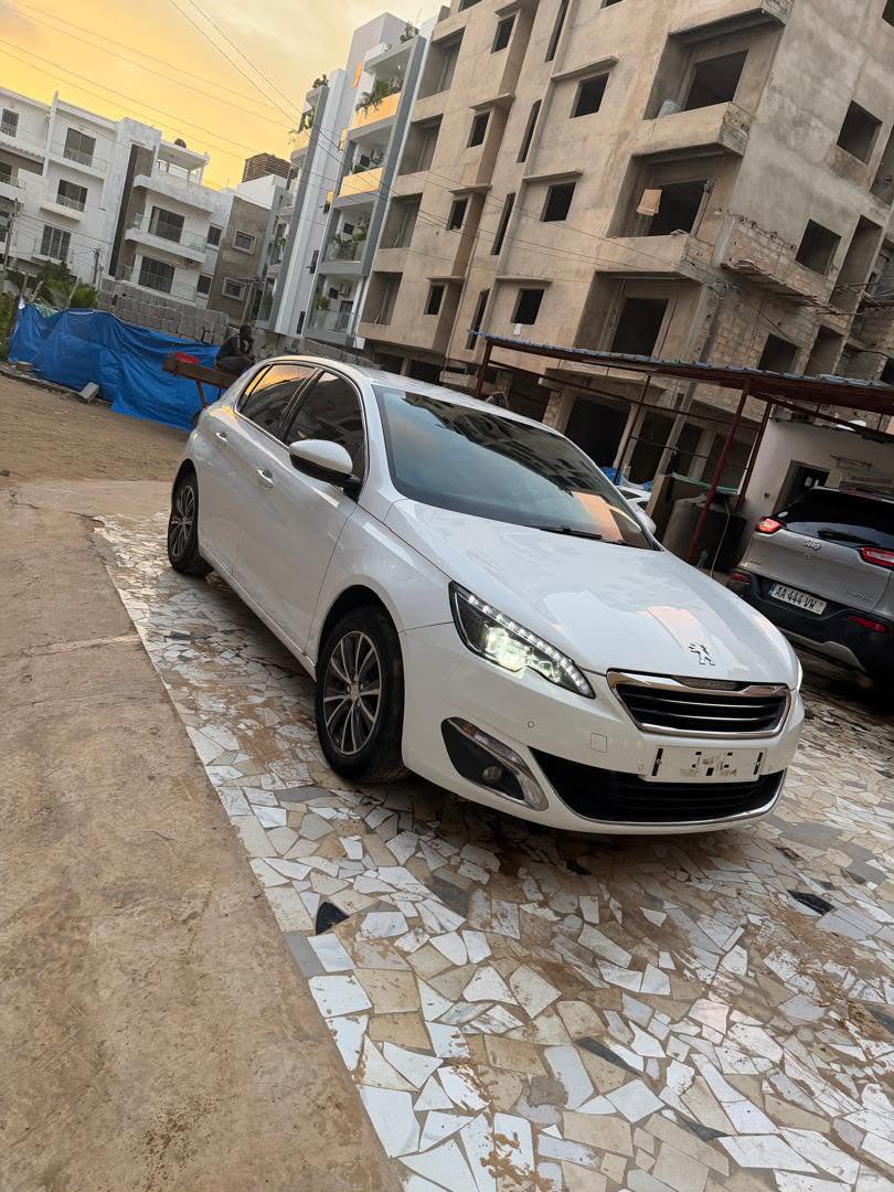MouhamedSen's tweet photo. Peugeot 308 allure 2017 Venant déjà dédouaner 6vitesses dv5
778776716 https://t.co/hxVeLmFJ8W