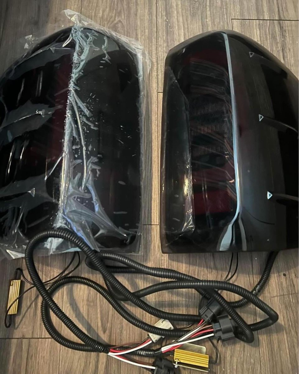gmc_chevy_parts's tweet photo. Clidr LED Tail Light Lamp Assembly for 2014-2018 Chevy Silverado 1500/2015-2018 Chevy Silverado 2500HD 3500HD Taillight with Reverse Light Driver &amp; Passenger Side

Never used just made sure they worked , plug and go no need to change anything

#gmc #buick #obs #chevysilverado https://t.co/pllOE4ZEBO