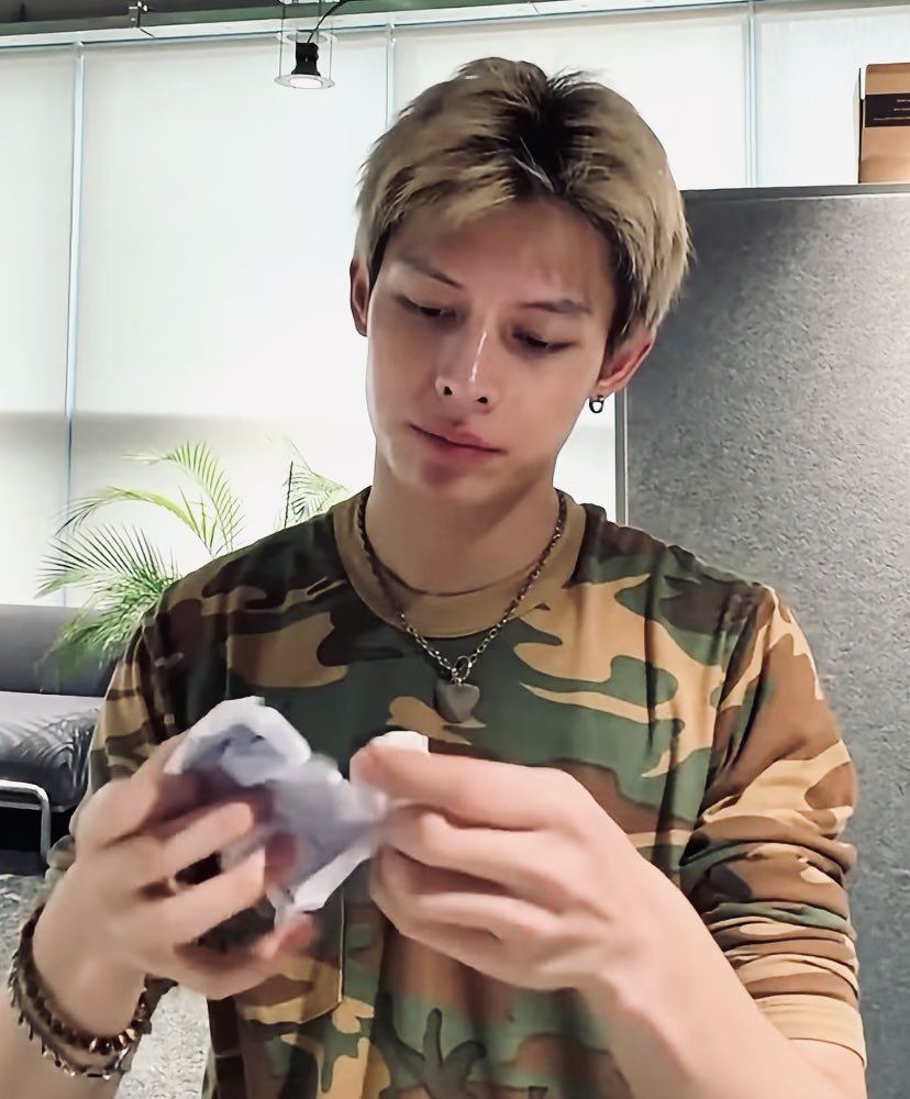 kaieasyyy's tweet photo. eh abang? abang anggota? https://t.co/NwPf72yBZm