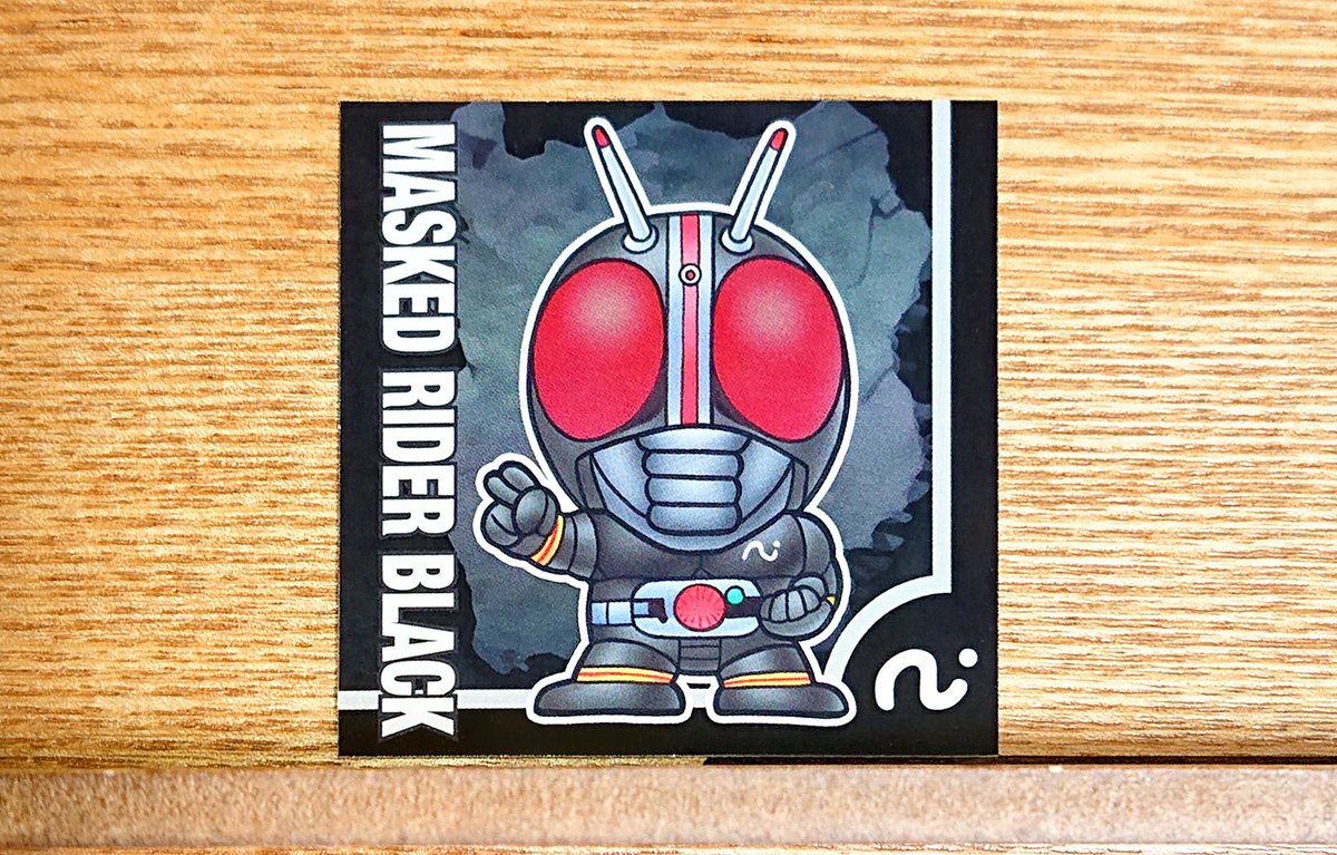 peacewood3's tweet photo. #SD仮面ライダースナック
・旧2号
・新2号
・BLACK
・X
赤い手袋＆ブーツの新2号は今や見慣れた存在ですが旧2号も良い。撮影中の事故を発端にした新展開が番組人気に貢献したのですから、世の中分からないもんです。
BLACKのバイク、バトルホッパーが好きなんですが今回のシールには含まれてないっぽい https://t.co/CYj9zdRvc9