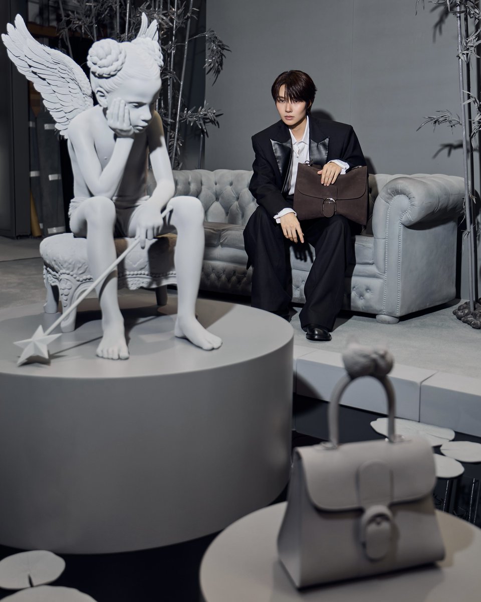nampingnapat's tweet photo. In tempo with Delvaux and Hans Op de beeck at Delvaux L’Arsenal.

#Delvaux #HansOpdeBeeck #BrillantTempo https://t.co/yrOJV9qwMP