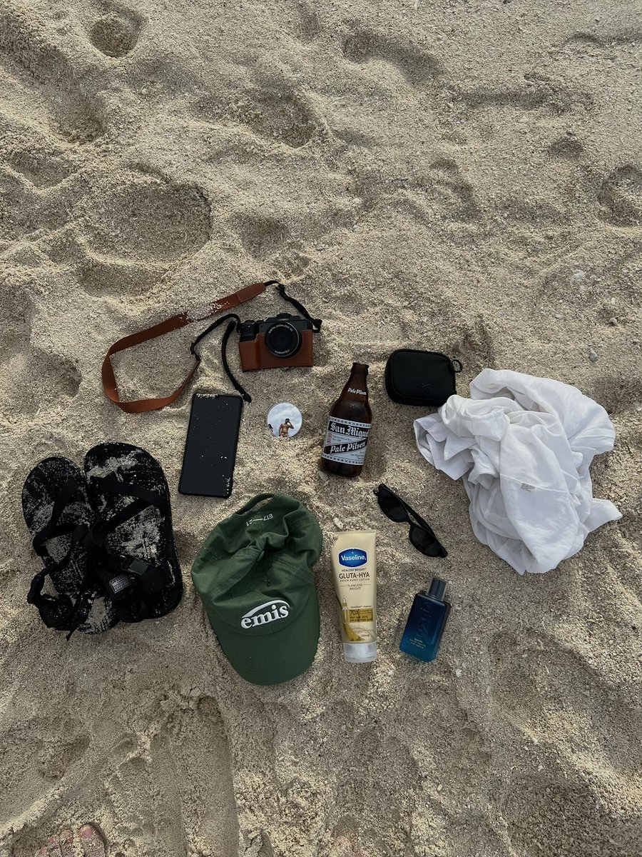 slpsmedyyy's tweet photo. sun drunk 🍺☀️🌊 https://t.co/iYJSWc8LBC