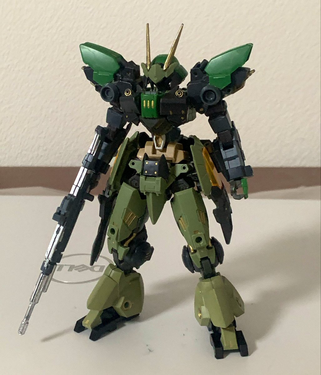 saygoodbye13301's tweet photo. ノヴァルヴベース機の進捗。

ゼノヴァルトとフルアーマーポルタの装甲を拡張用の強化装甲に。
シールドは両腕をフリーにするために肩装甲に置くよう変更。

武装が中遠距離に偏ってるので近接武装を増やすか検討中。。

#30ML 
#30MM https://t.co/8pV5Vc28FO