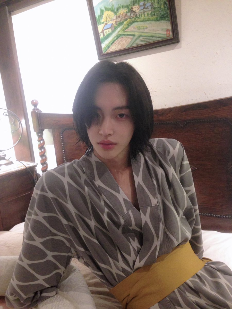 1bin_b1ack's tweet photo. 역시 박원빈의 베이스는 청순 https://t.co/gDAKS6BTzq