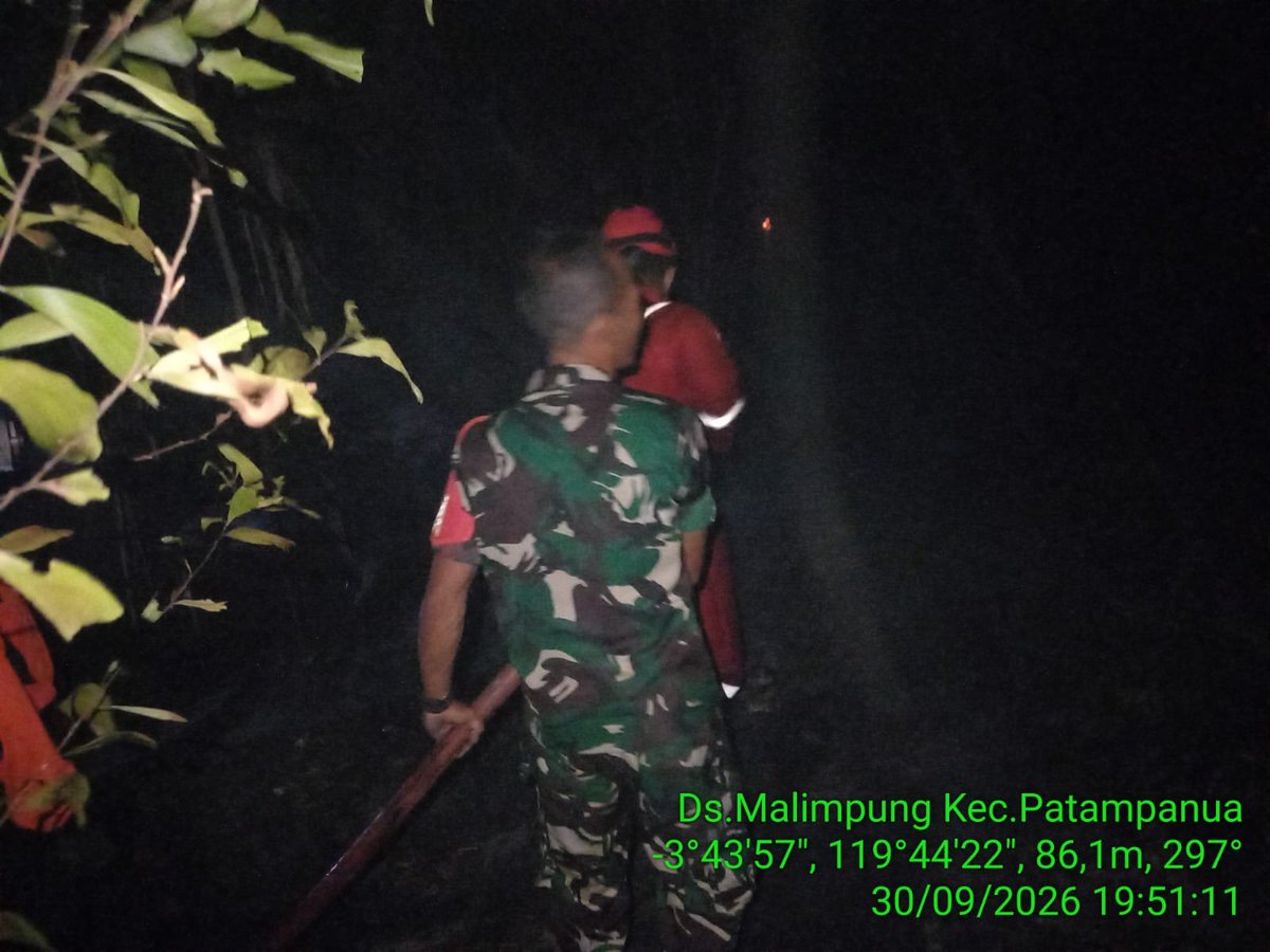 KODIM__1404_PRG's tweet photo. Semangat dan kepedulian Babinsa, petugas pemadam kebakaran (Damkar) bersama masyarakat berhasil memadamkan kebakaran lahan kosong seluas sekitar 2 hektare yang terjadi di Dusun Palita, Desa Malimpung, Kecamatan Patampanua, Kabupaten Pinrang, Rabu (30/09/2026). https://t.co/OjAYcJlsfY