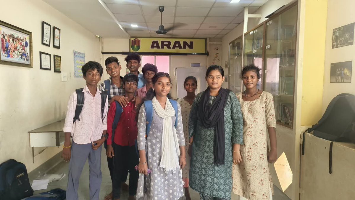 aranvolunteers's tweet photo. நமது வழிகாட்டுதலில் பொதுத்தேர்வினை எதிர்கொள்ளவிருக்கும் கற்கை நன்றே வகுப்பு மாணவர்கள், தங்களது காலாண்டு விடுமுறையைப் பயனுள்ள வகையில் செலவிடும் விதமாக அரண் வள மையத்தில் கல்வி கற்பதில் ஈடுபட்டு வருகின்றனர். 😊

#அரண் 
#கற்றல்_மையம்
#காலாண்டு_விடுமுறை 
#பழங்குடியினர்_க��்வி https://t.co/wDQhXV7bsc