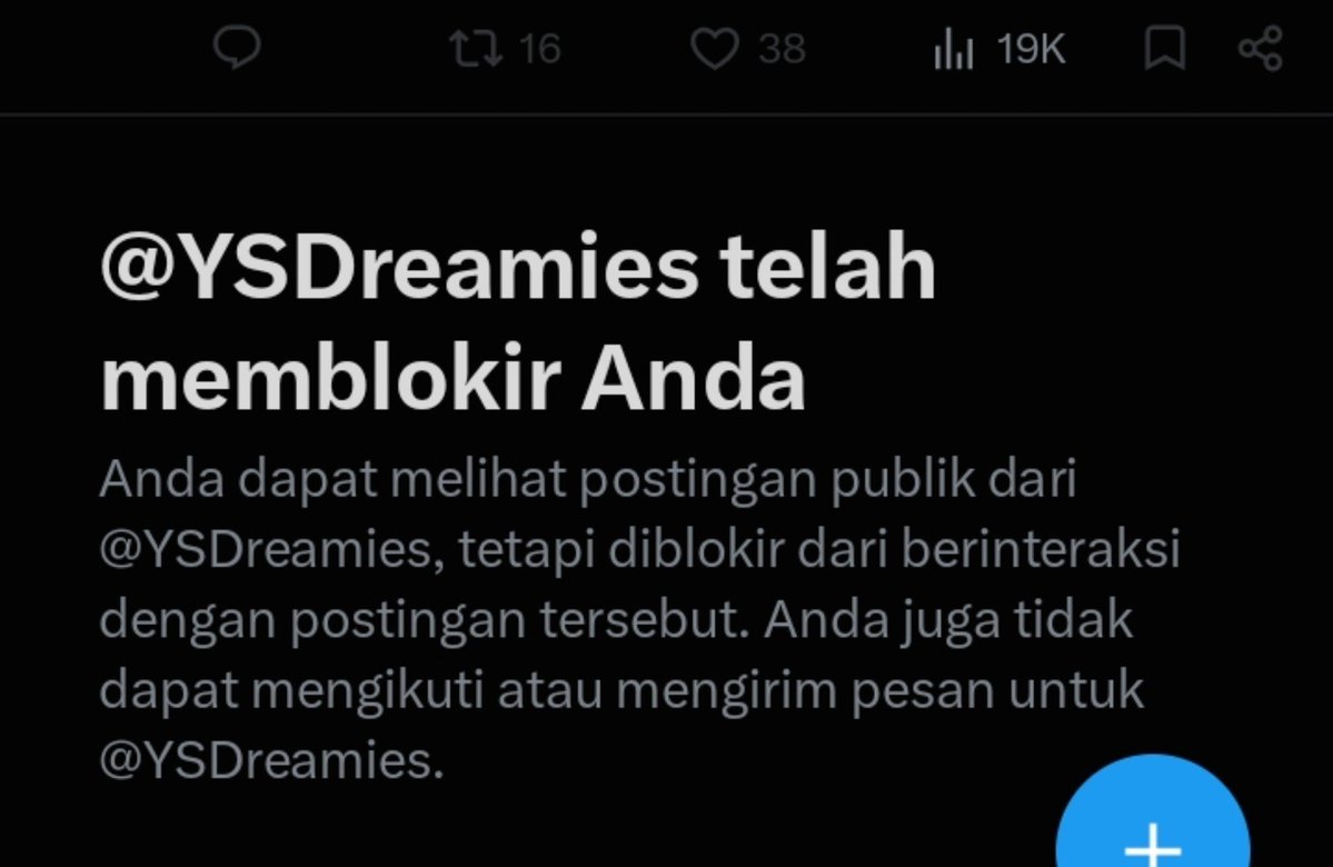 ekila's tweet photo. @YSDreamies Lmaooo mbak tua bangka ini ngatain aku then blocked me? Loser behavior 😹😭  cekikikan. https://t.co/V5LGdvE6vi