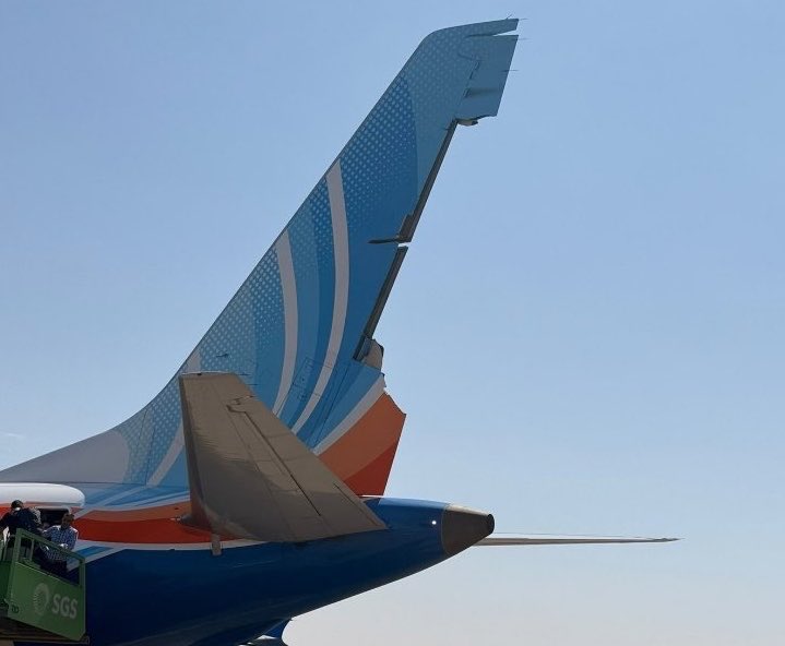 Osinttechnical's tweet photo. Flydubai Flight 1073 lost most of its rudder after significantly exceeding its never-exceed speed. 

The aircraft plummeted over 14,000 feet in 37 seconds, with a max descent rate of 30,976 feet per minute. https://t.co/gIg6HXeJzY