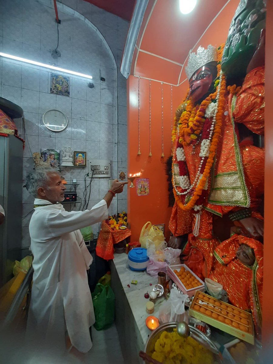 spvaid's tweet photo. Today, along with my wife, I visited an ancient Hanuman Ji temple in Old City, Jammu with the INTACH team.

Tuesday made it a special occasion to seek the blessings of Hanuman Ji, while the visit also gave us an opportunity to appreciate and document our rich heritage. 🙏❤️ https://t.co/2qV0IjeTA4