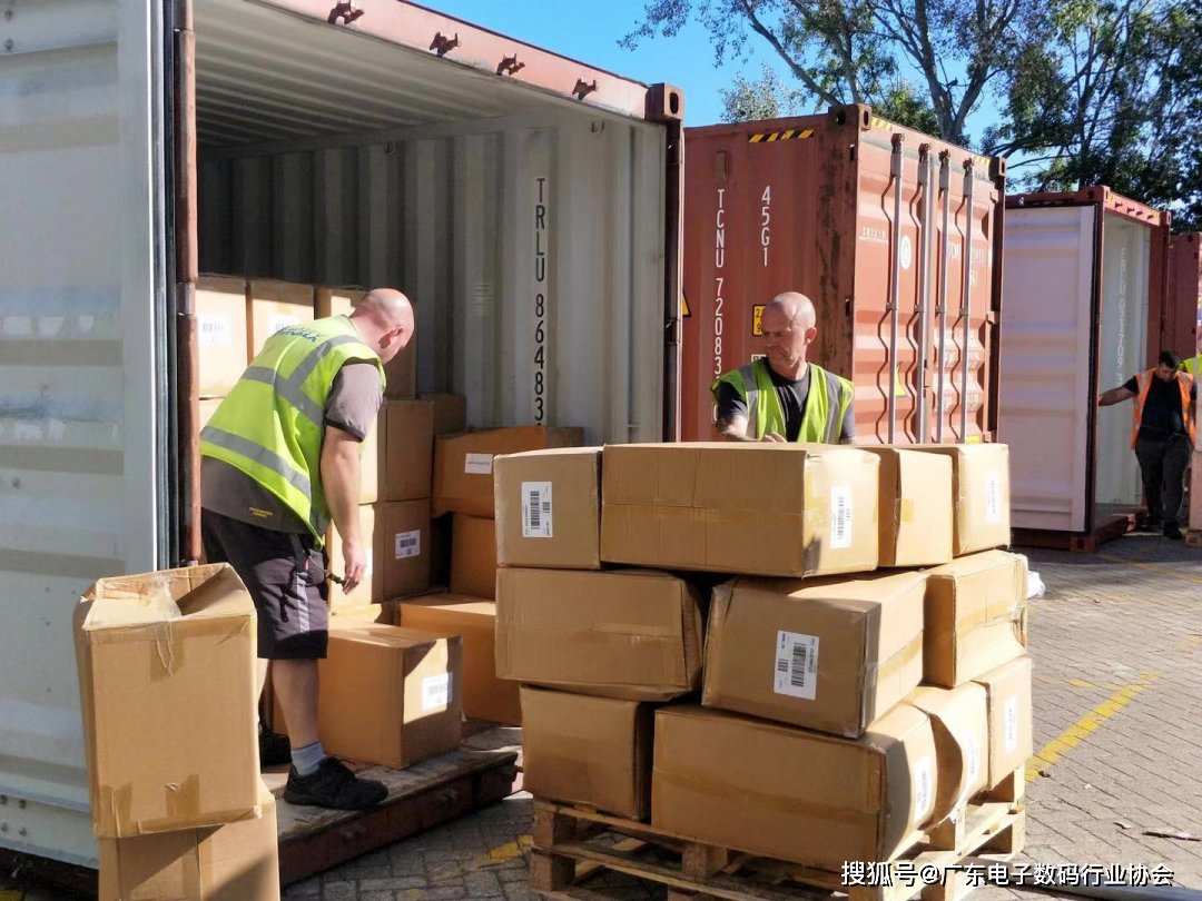 luci_flint7_7ca's tweet photo. [We’ve properly stowed the valuable items, the outstanding卓志 team ensures every detail is handled with care!] https://t.co/lnq9ZpsjNO