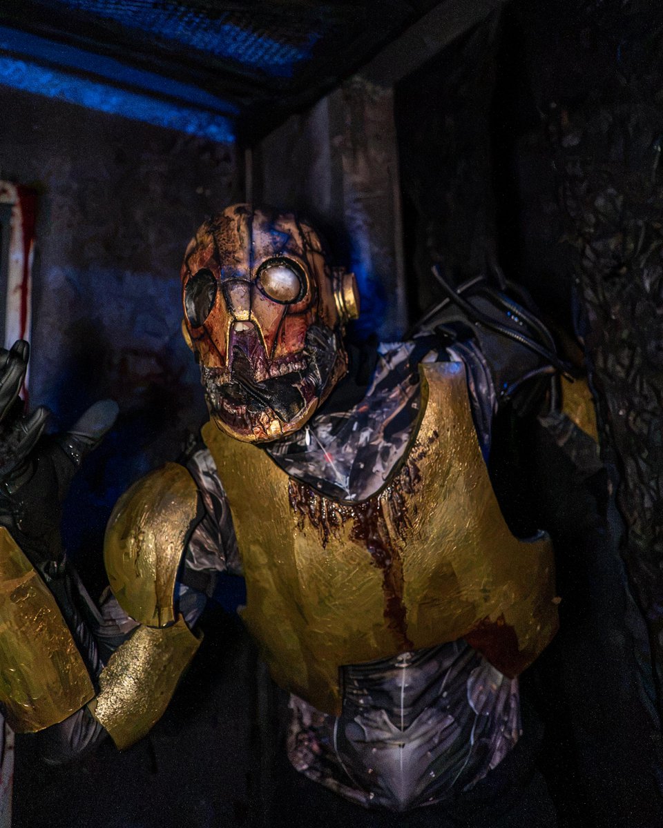 HorrorNightsORL's tweet photo. remember cybergoria next time u @ a bot in ur replies https://t.co/9lH2ivBVOt