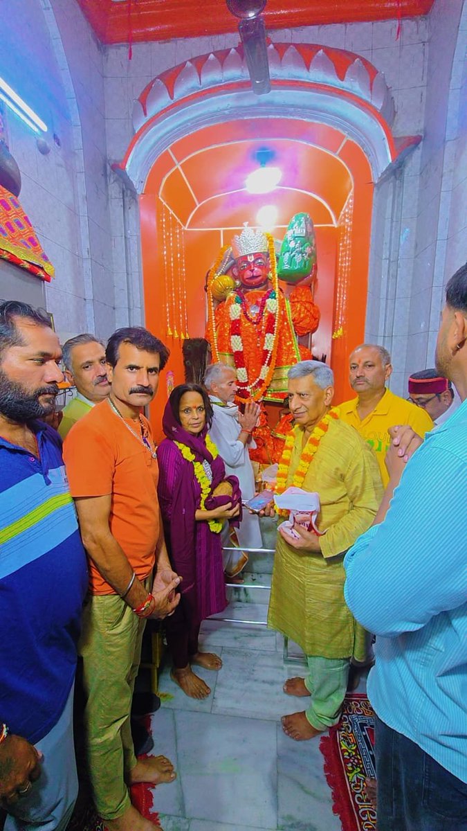 spvaid's tweet photo. Today, along with my wife, I visited an ancient Hanuman Ji temple in Old City, Jammu with the INTACH team.

Tuesday made it a special occasion to seek the blessings of Hanuman Ji, while the visit also gave us an opportunity to appreciate and document our rich heritage. 🙏❤️ https://t.co/2qV0IjeTA4