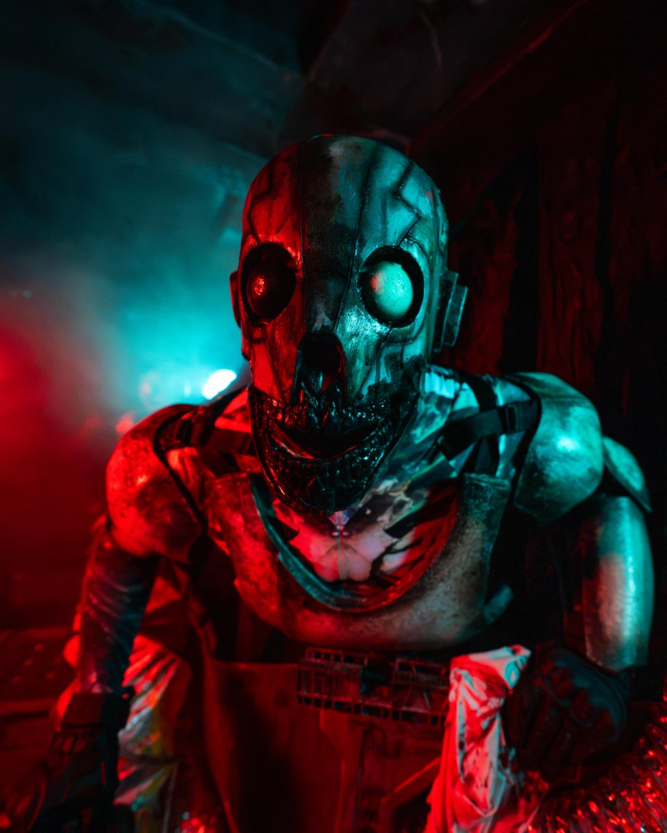 HorrorNightsORL's tweet photo. remember cybergoria next time u @ a bot in ur replies https://t.co/9lH2ivBVOt