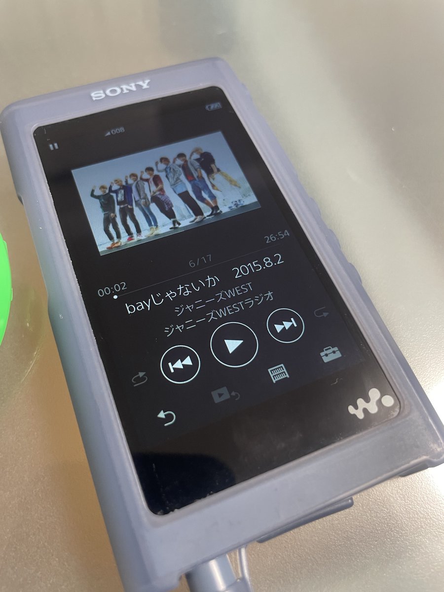 getto_li_ly's tweet photo. なんとか録音して力技でウォークマンに入れてた11年前のbayじゃないかを久しぶりに聞いてる……やるもやらんも自由って意味でとらえて自由研究やらなかった神ちゃんの話ずっと好きw https://t.co/ecg55bGq53