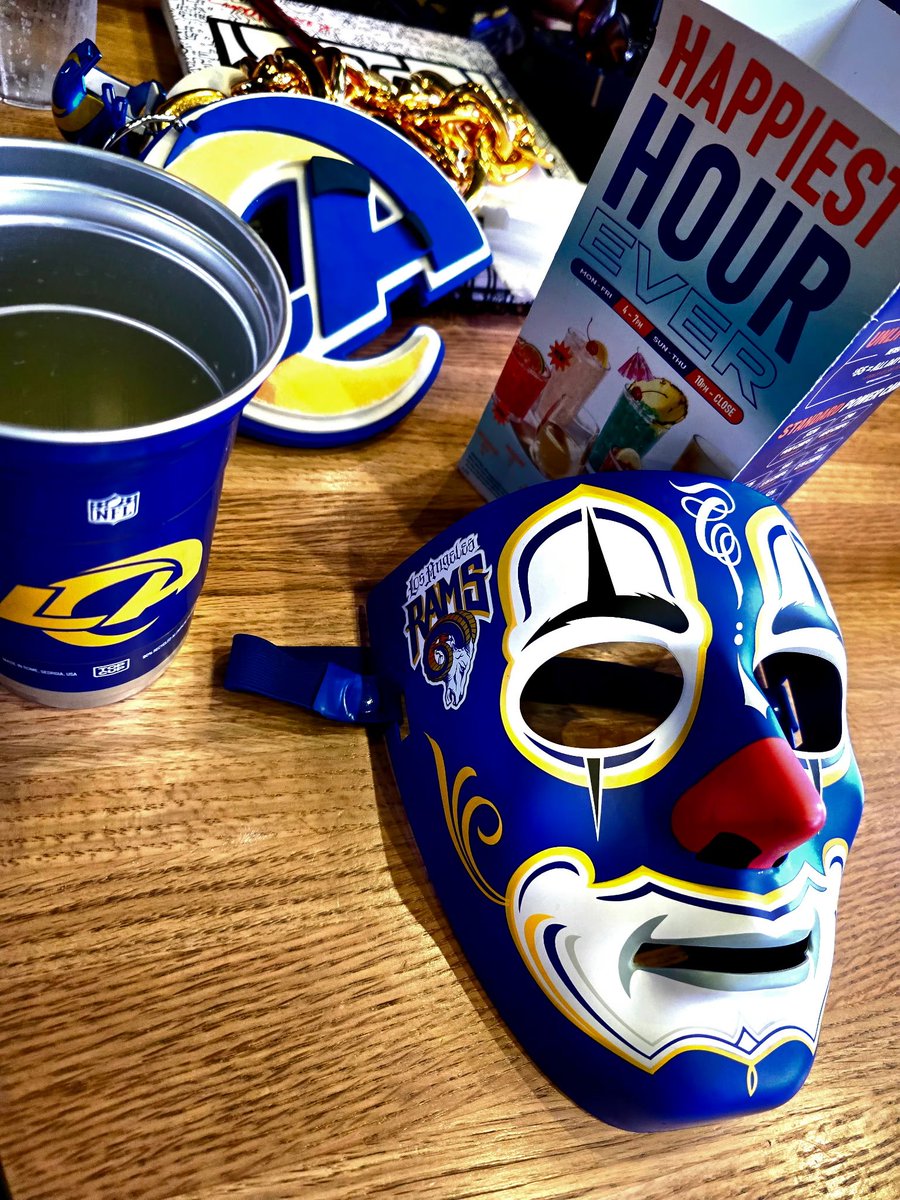 ErnDawg28's tweet photo. ๐ค๐ป๐๐ค๐ป
#orangecounty #LARvsDEN
#RAMSHOUSE https://t.co/pIcRtuHxxc