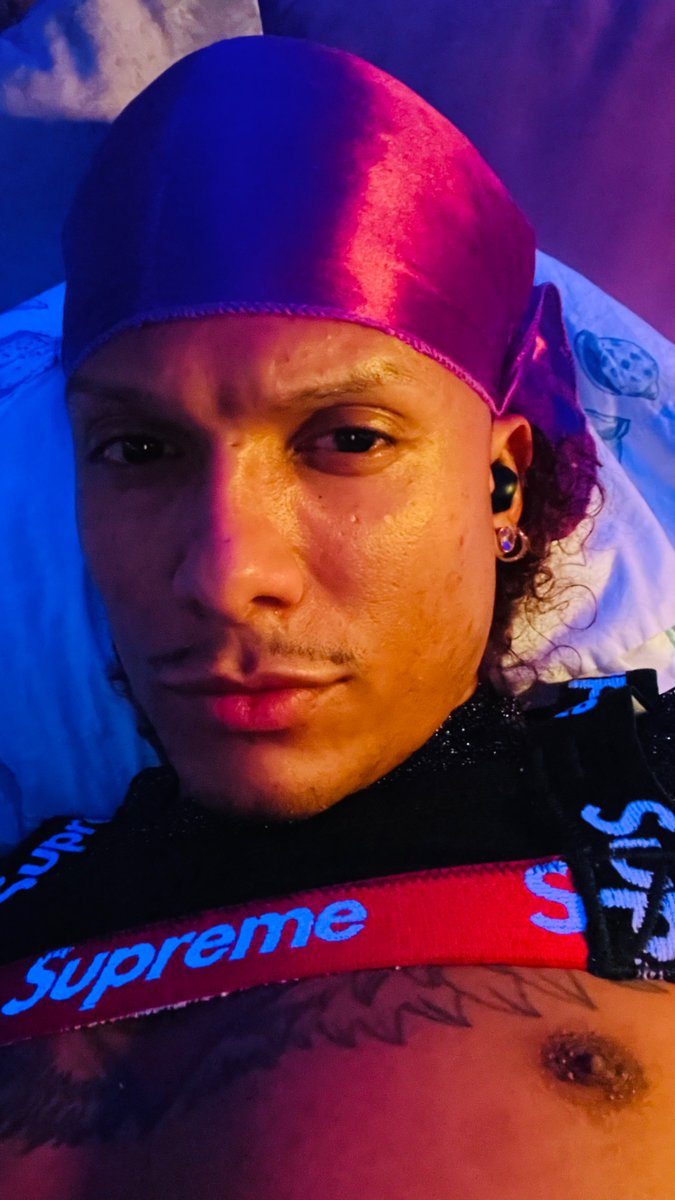 joderpapi17's tweet photo. Golden hour #gay #CHUDAİ https://t.co/d22wqGnQdD