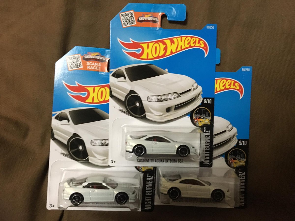 asn_hotwheels's tweet photo. 【固定用】
当アカウントへお越し頂いた皆様ありがとうございます。

最近ミニカーの収集と購入の頻度が減りましたが、完成に引退はしません！

ただ今はラジコンに夢中です！ブランクが12年ぐらいあるので、わからないことがあれば知恵やノウハウをご教示頂けたら嬉しいです！

よろしくお願いします https://t.co/caJhXb2Sp2