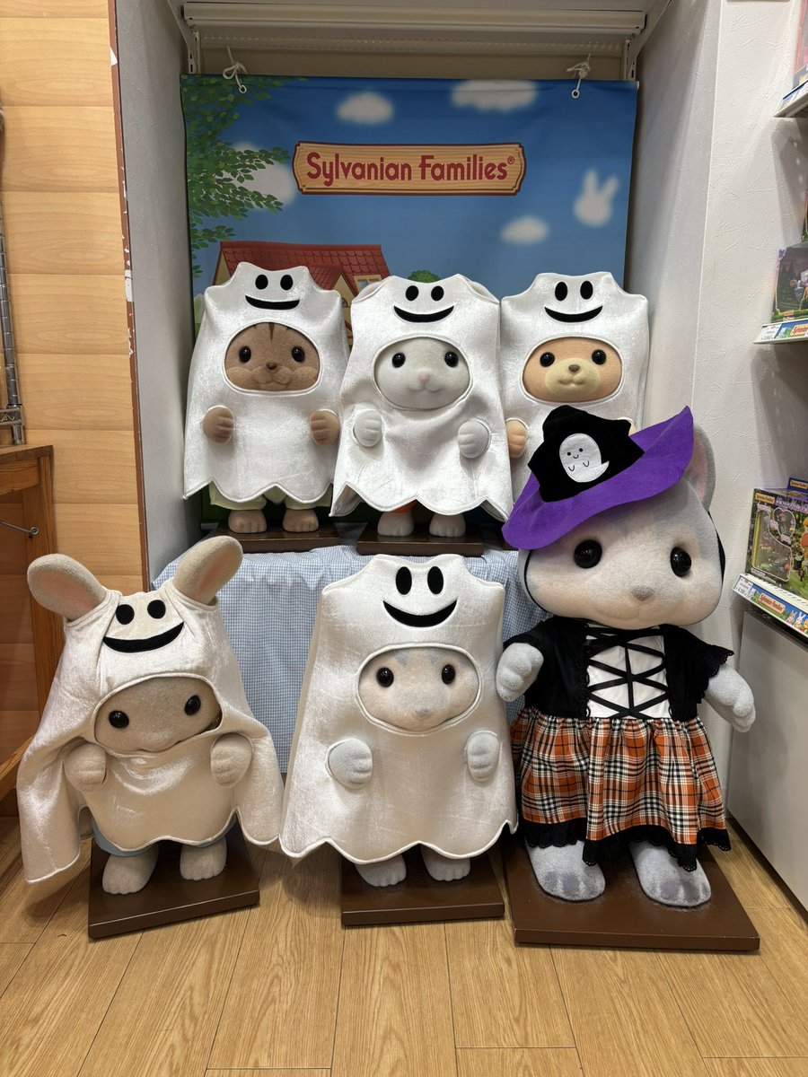 saekira15's tweet photo. シルバニアめちゃかわいい…
かぶりものに弱いのか、バナナに包まれたハスキー���赤ちゃん買っちゃいました(*´`)♡
友達とツボった笑
それにしてもシルバニア結構高いよね…大人にならないとコレクションできんよ。 https://t.co/BfuKAJAa6G