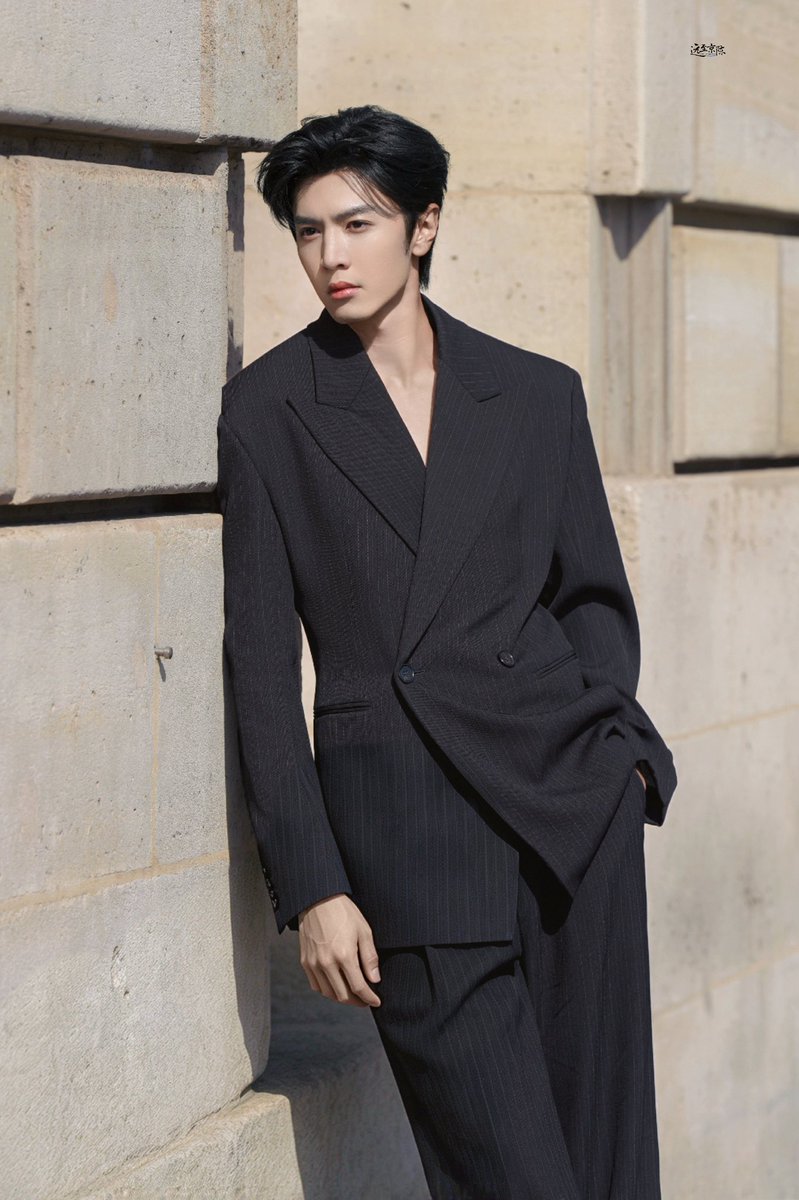 ChenZheyuanTH's tweet photo. รูปจากรอยเตอร์ ปารีสหล่อมากก 😍

#เฉินเจ๋อหย่วน #ChenZheyuan #陈哲远 https://t.co/IVYUuii7TG