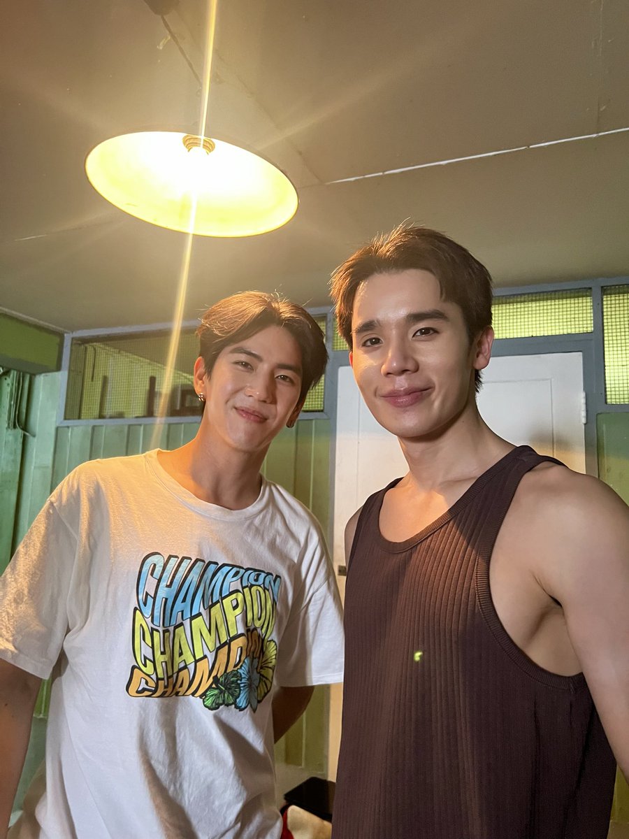 AlwaysSaveYouTH's tweet photo. เก่งมาก เลิกกองก่อนเวลา เจอกันใหม่คิวหน้ากับคู่ตัวปอ #IWillAlwaysSaveYou https://t.co/Agd7ot53ao