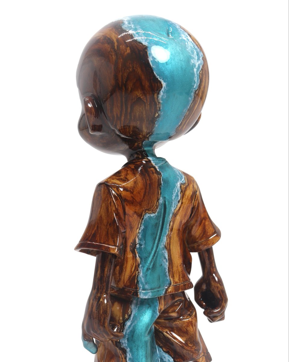 shukusune's tweet photo. KLAMP STUDIO @ZArtpresto オリジナルフィギュア【KOZO】をオリジナル彩色でレジンテーブル風にしました。

木目は手書きで実際に見ても木に見えるようこだわっております。

今週末開催のイベント「服フェス」に展示しますので、是非実物をご覧ください！ https://t.co/E9H7MfMjVo