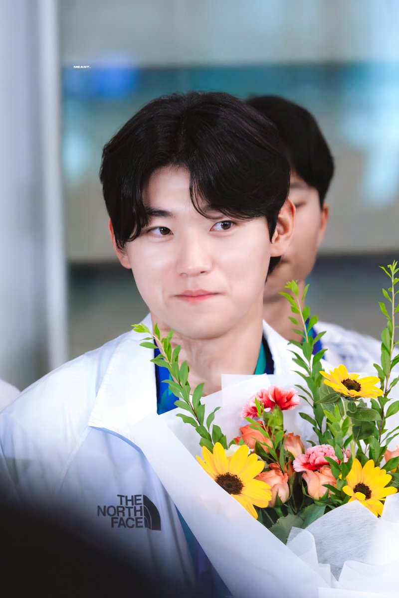 meant485's tweet photo. 🥇🫳🫳🫳🫳🫳🫳
#기아타이거즈 #김도영 https://t.co/s5rYiLKyJ0