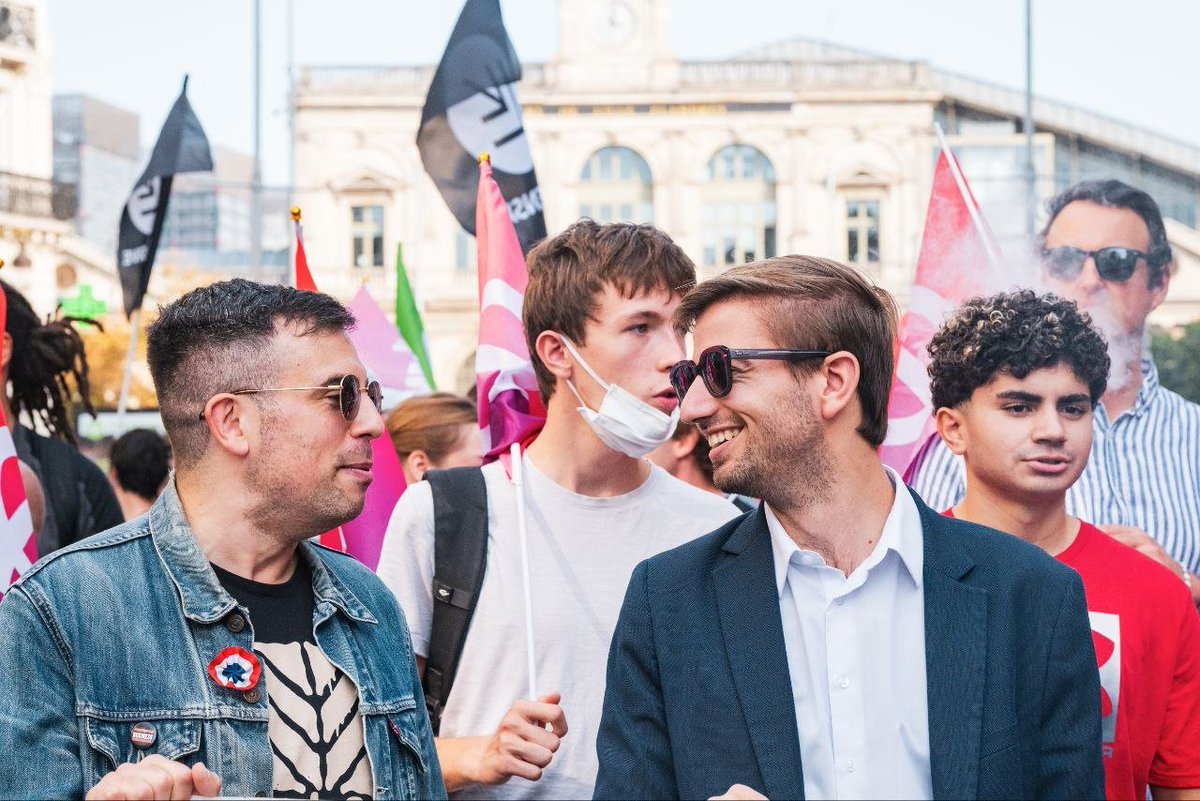L_Fournier_'s tweet photo. 📣 Nous étions nombreux•ses hier dans les rues de Lille pour défendre nos conditions de travail !

Et évidemment, solidaires des lycéens violemment réprimés par un gouvernement aux abois. ✊ https://t.co/hVZgXdmkWx