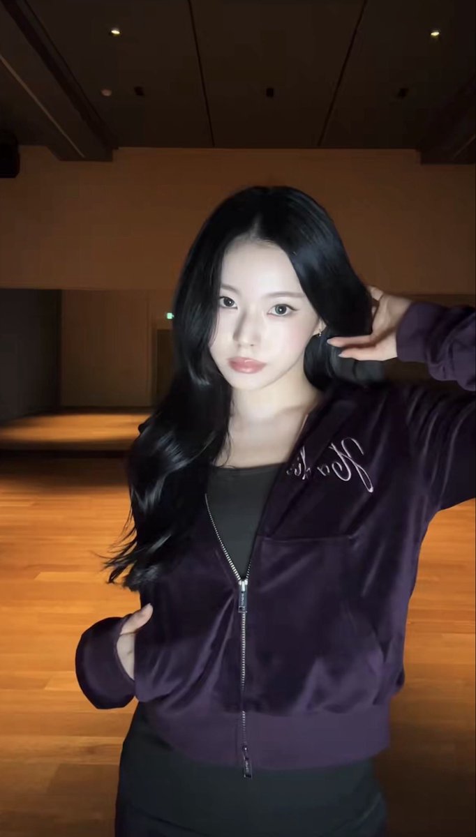 _zip2026's tweet photo. *수익성링크 포함*  

📁zip님이 드리는 ABLY 전상품 5% 쿠폰 
- 쿠폰 바로 등록 : https://t.co/yG9s1S9059  

📁4만원대 가성비 연예인 손민수.zip 
- 260930 틱톡 쇼츠 엔믹스 규진 옷 정보  

🔗 [베이델리] 벨벳 기모 트레이닝 세트
https://t.co/ZL6YtPv3bQ
https://t.co/PRupk9B1A3

#NMIXX https://t.co/By2U9b1WDh