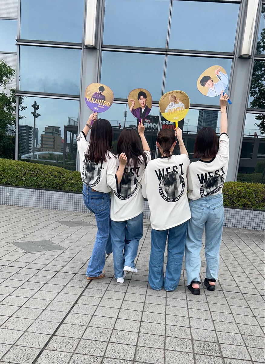 _pp__19's tweet photo. あーーーさみしいけど、楽しかった、ほんまに、後悔ないぐらい会いに行ったな、たのしかった、いつも楽しくて楽しくてほんまに世界一だいすきな７人やったなーーー７人とも絶対幸せでいてよなーーーー😭😭😭😭 https://t.co/L39ihhRrnm