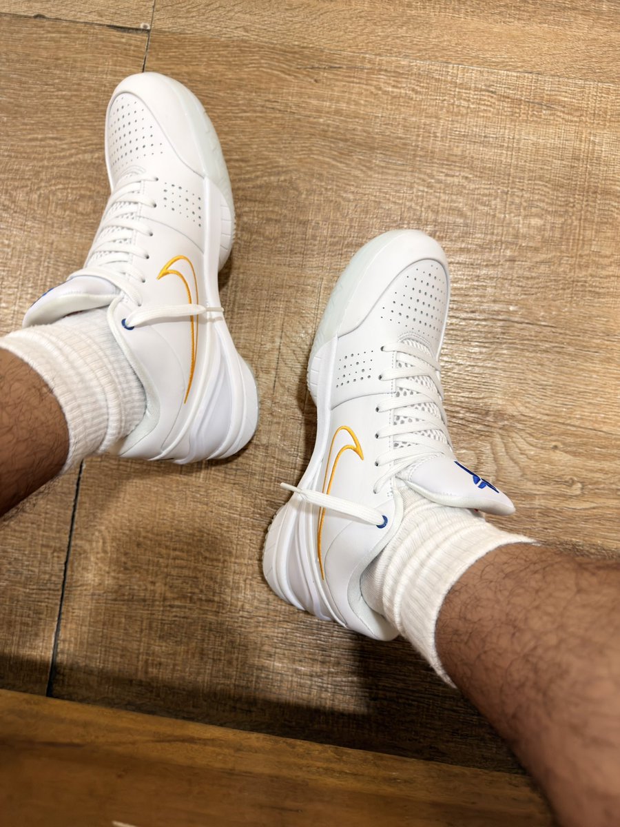BaileyDan150352's tweet photo. Kobe 4 protro draft #11 golden state warriors https://t.co/CGBuoBYxoi