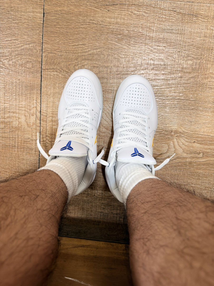 BaileyDan150352's tweet photo. Kobe 4 protro draft #11 golden state warriors https://t.co/CGBuoBYxoi