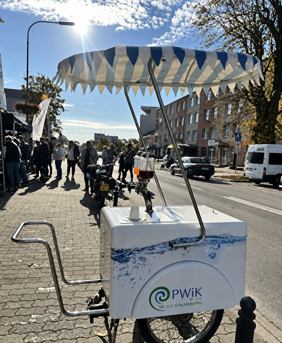 MinskPwik's tweet photo. 13 września odbył sie Warkot - 14. Miński Zlot Pojazdów Zabytkowych! 🚗Nasz Miński Saturator również był na miejscu. Można było napić się wody - z sokiem albo bez - i przy okazji zobaczyć wyjątkowe zabytkowe auta i motocykle. 🙂
#PWiK #MińskMazowiecki #Warkot #MińskiSaturator https://t.co/aa6ZEsWGVR