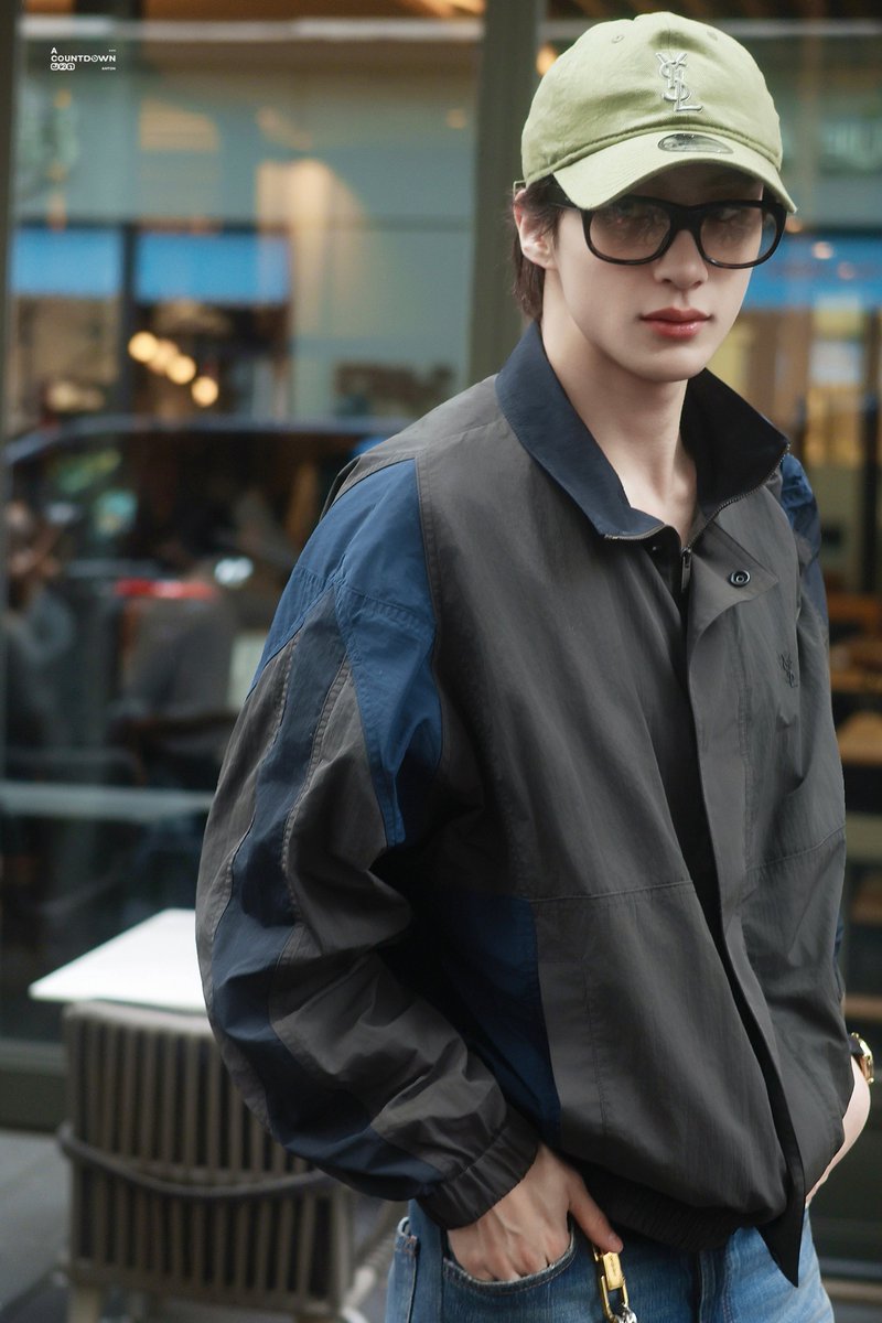 ACOUNTDOWN321's tweet photo. 260930 Paris in the rain☔️

#ANTON #앤톤 #찬영 #RIIZE #라이즈 #ANTONxSaintLaurent https://t.co/GKsyFqXYw2