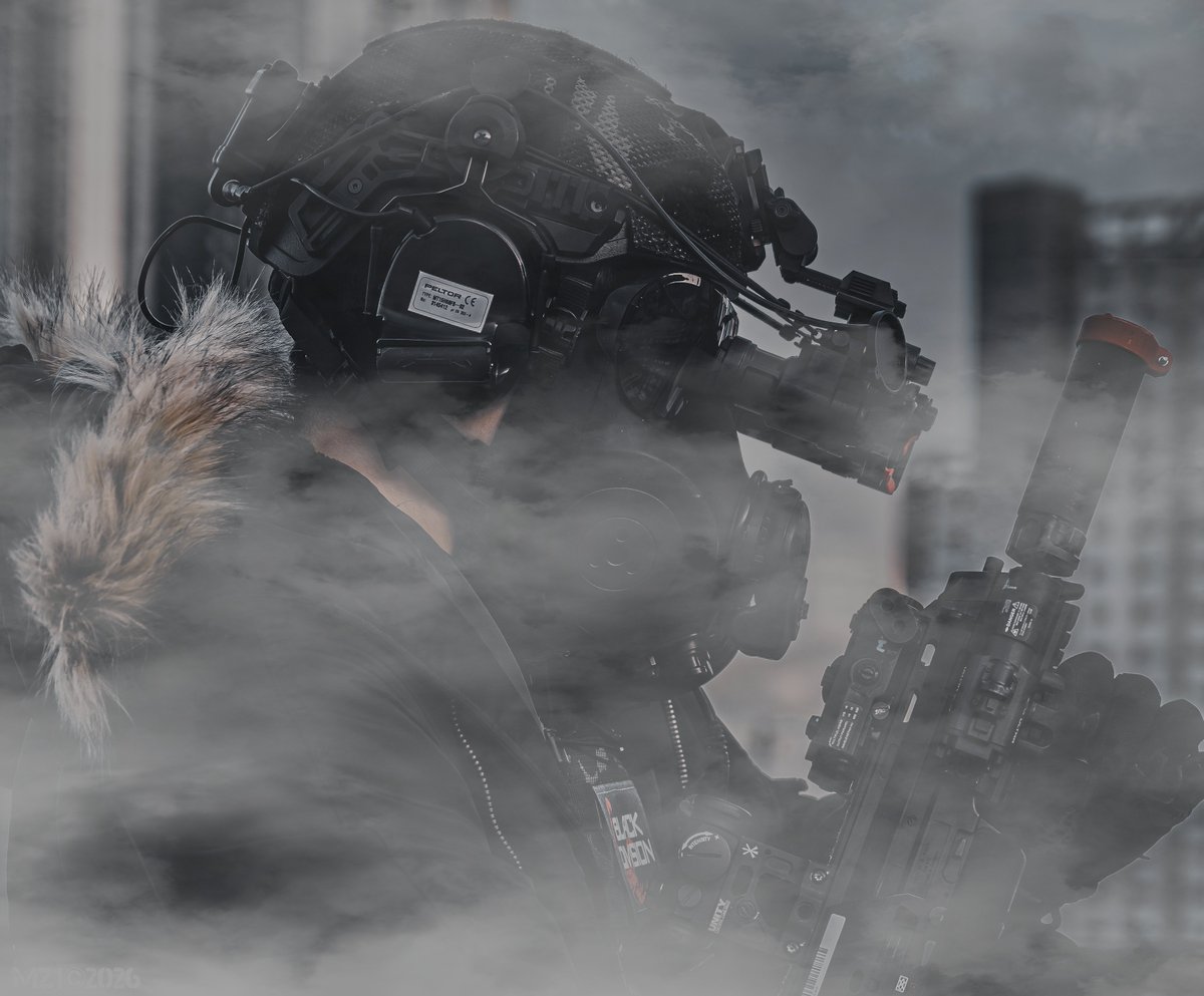 JScully66283278's tweet photo. "Breathe it in."
"들이마셔라."

"That's fear."
"그게 공포다."

"You're not brave."
"넌 용감하지않아."

#EscapefromTarkov #EFT https://t.co/TFppXqyltt