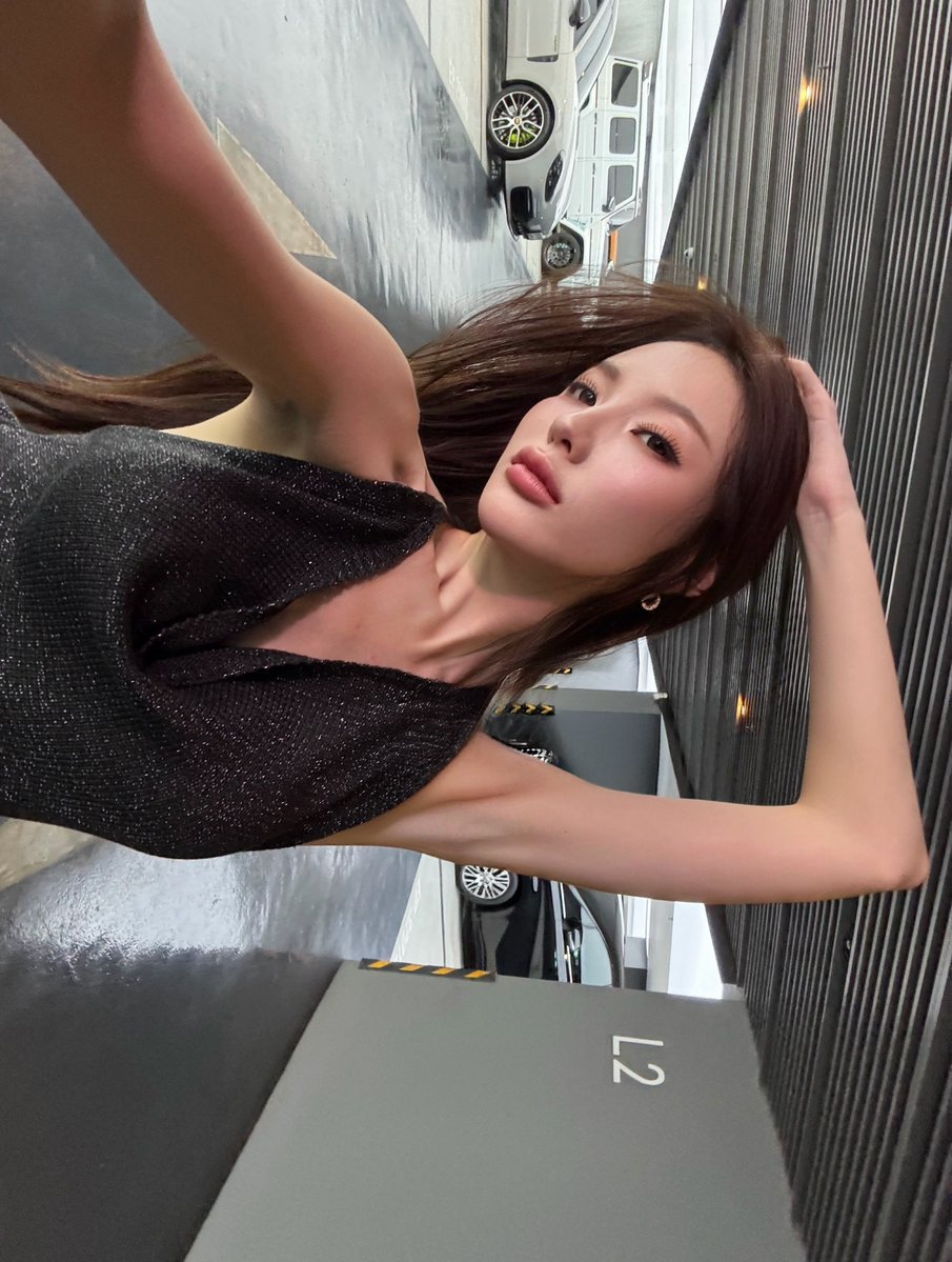 phatreonum's tweet photo. ㅤ
𝗲𝗶𝗿𝗲𝗲𝗻𝗮𝘇𝘀𝗻𝗻ᅠjust made a post.
━━━━━━━━ㅤ 
I've truly fallen in love with 𝘦𝘮𝘣𝘰𝘥𝘺𝘪𝘯𝘨 every beautiful thing about me, and that is a 𝘣𝘭𝘦𝘴𝘴𝘪𝘯𝘨 I'll carry for 𝘢𝘭𝘭 my days. 
ᅠ https://t.co/NJY03pu1vi
