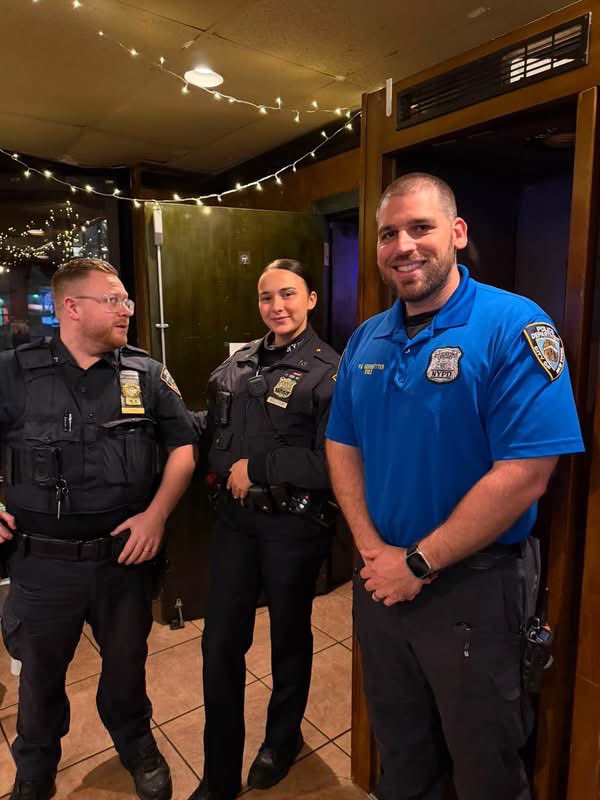 NYPD121Pct's tweet photo. This week your Community Affairs &amp; Quality of Life Officers continue to be connected with the community by attending local civic meetings. 

It allows us to provide an opportunity address concerns, share information on crimes and work together to keep our neighborhoods safe. 🤝 https://t.co/d2D4029upP