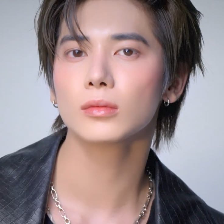 chocotyun_'s tweet photo. OMG?????? I wanna kiss him so bad and leave kiss marks all over his handsome face...... https://t.co/S5U4FgzBvi