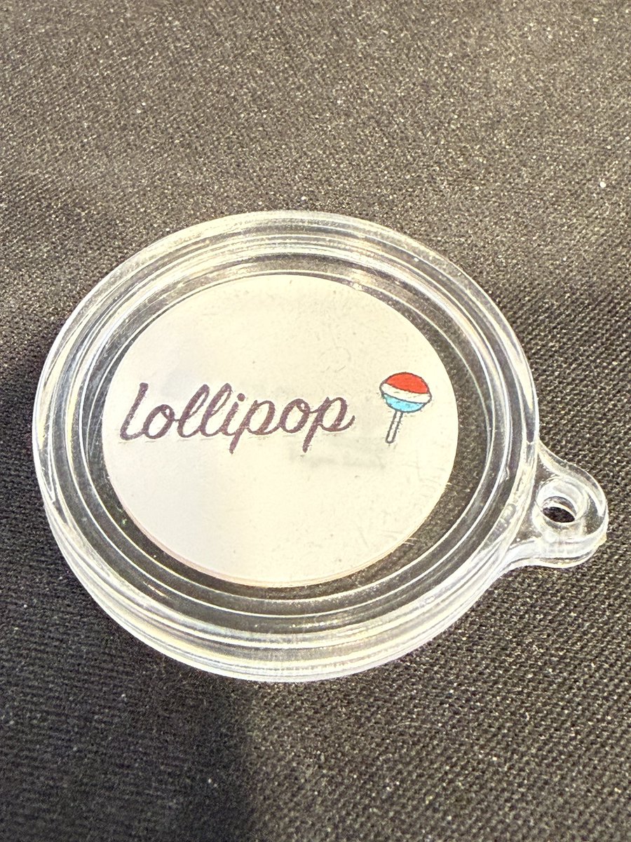 getLollipopTap's tweet photo. The internet made everything disposable. 🗑️

We’re trying to make physical things matter again.🙌

Find something cool.
Tap it.
Claim it.
Keep what you find. https://t.co/Yy7YrcPodc