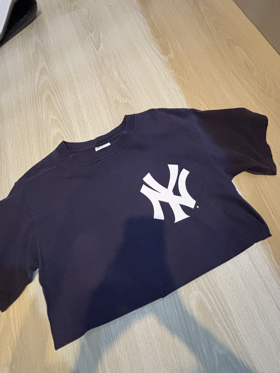 iamnotperfctgal's tweet photo. MLB 150 เสื้อยืดนะคะ https://t.co/7AW3kiZSyl