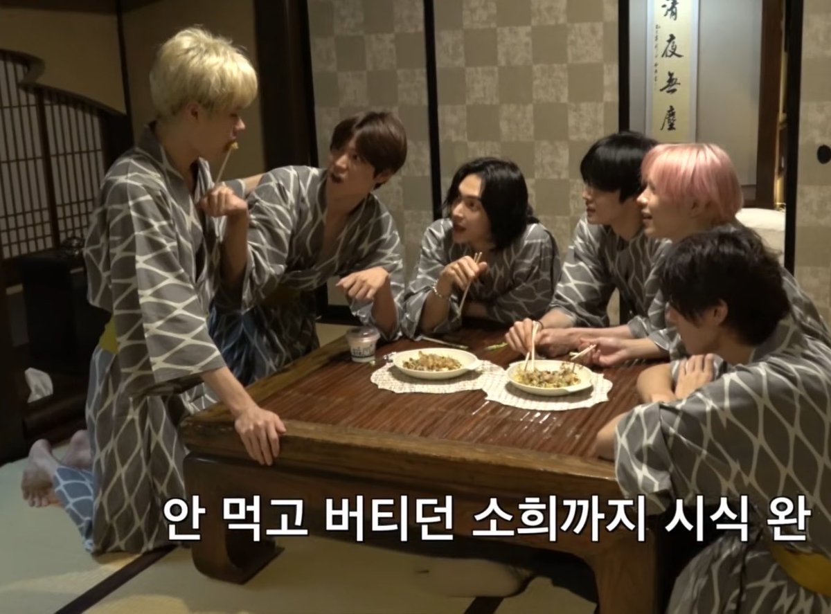 narvava89163's tweet photo. กินคนเดียวลุ้นกี่คน ง้าม น้องข้าวเลี้ยงหมู https://t.co/BHap70GsMF